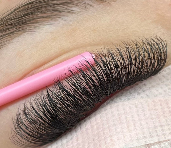 EVERYTHING YOU NEED TO KNOW ABOUT LASH EXTENSIONS